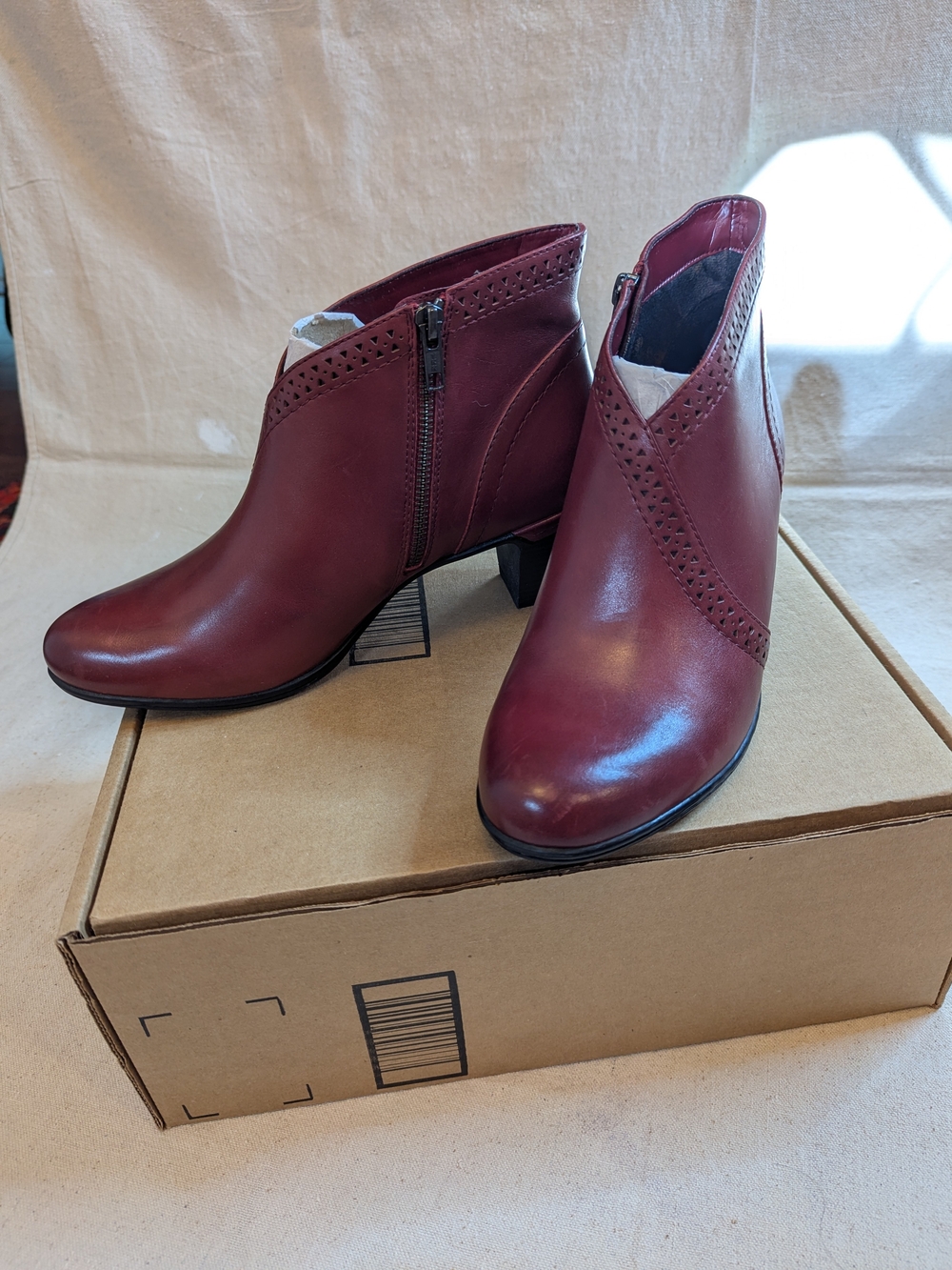 Cobb Hill by New Balance Red Leather Side-Zip Ankle Booties
